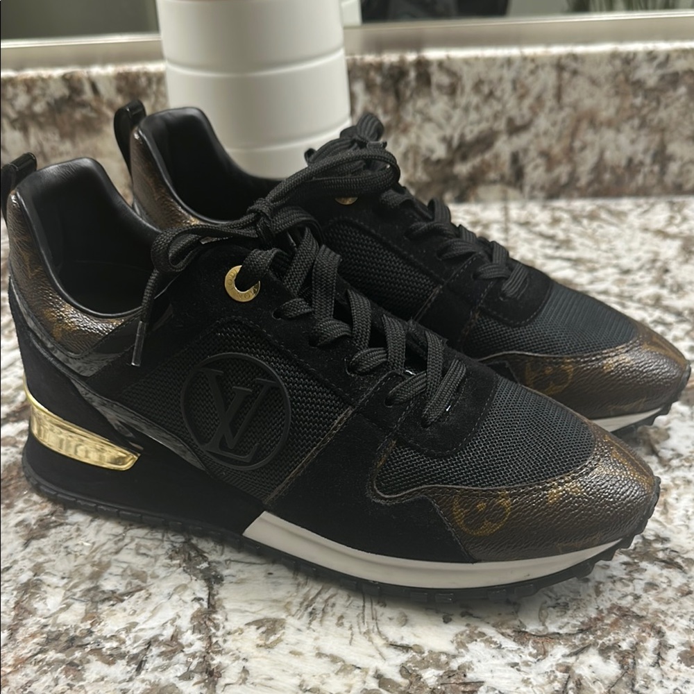 Black and Brown Sneakers with Fabric Upper and Low-Top Design - Picture 3 of 9